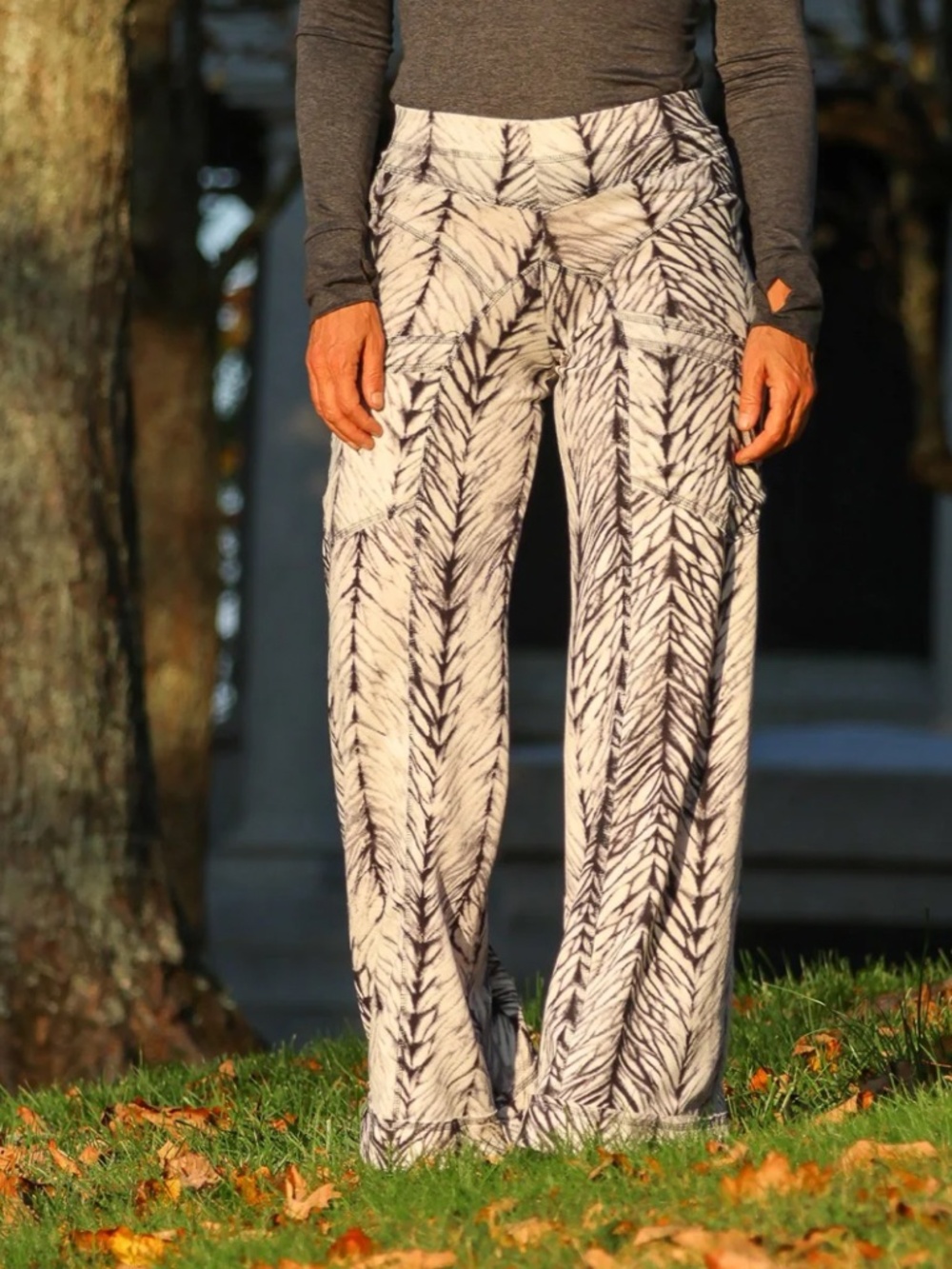 NWT, AUTUMN TENEYL DAPHNE PANTS IN FIRE AND ICE PRINT - Picture 11 of 14